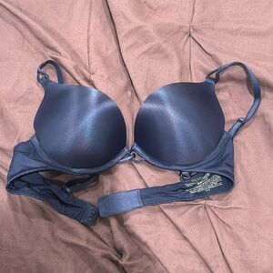 Victoria’s Secret bombshell plunge 34a bra